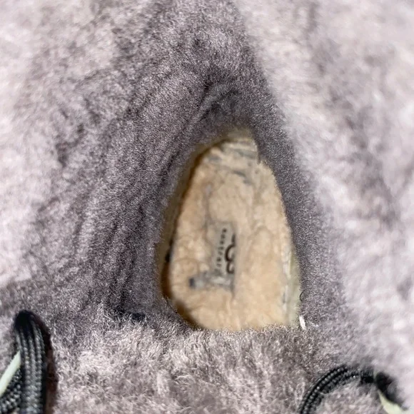 UGG boots - Picture 15 of 16